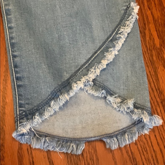 Susan Graver Light Blue 20W Cropped Jeans with Frayed Hem - Picture 4 of 7